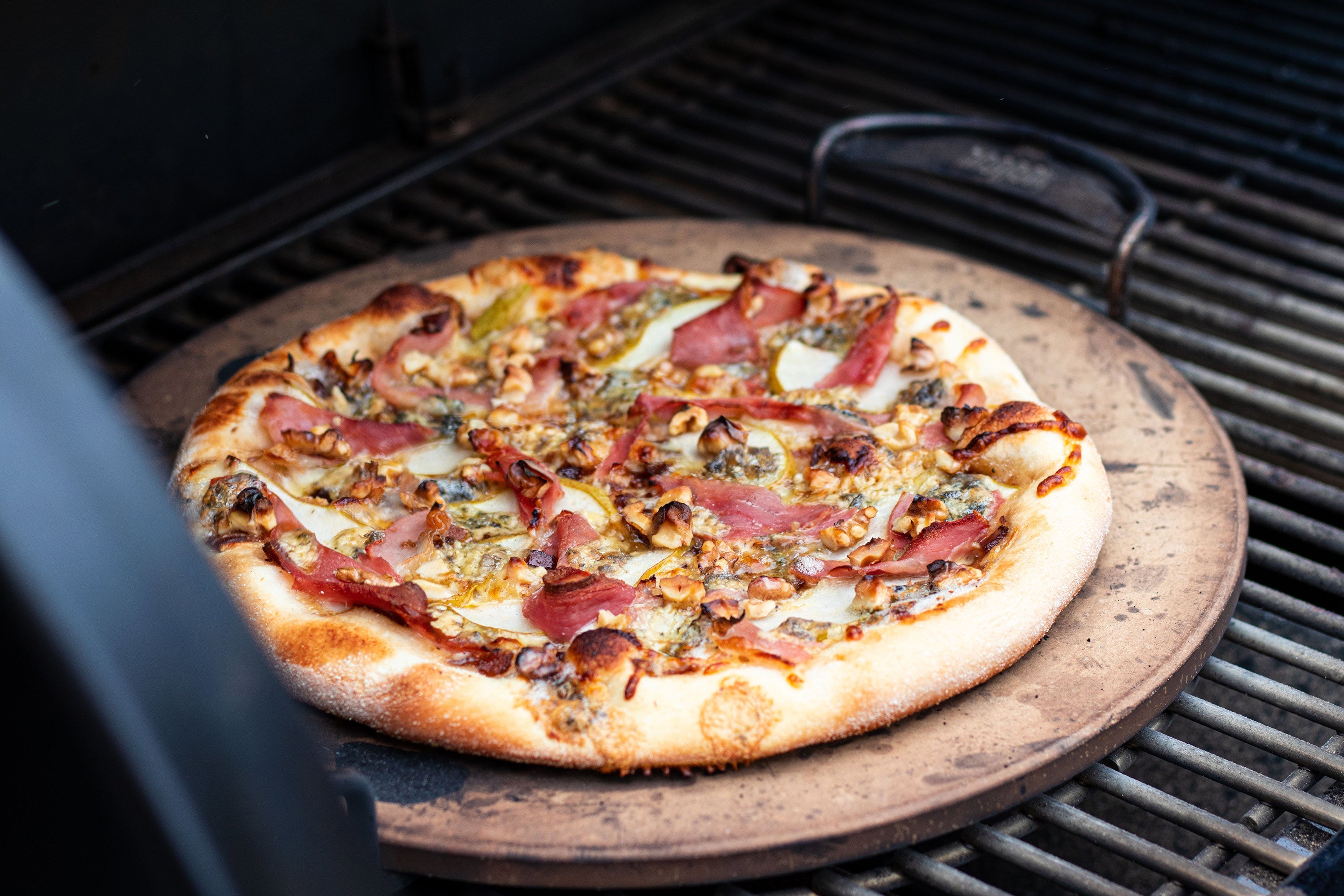 Caramelised Onion Pear Blue Cheese And Prosciutto Pizza