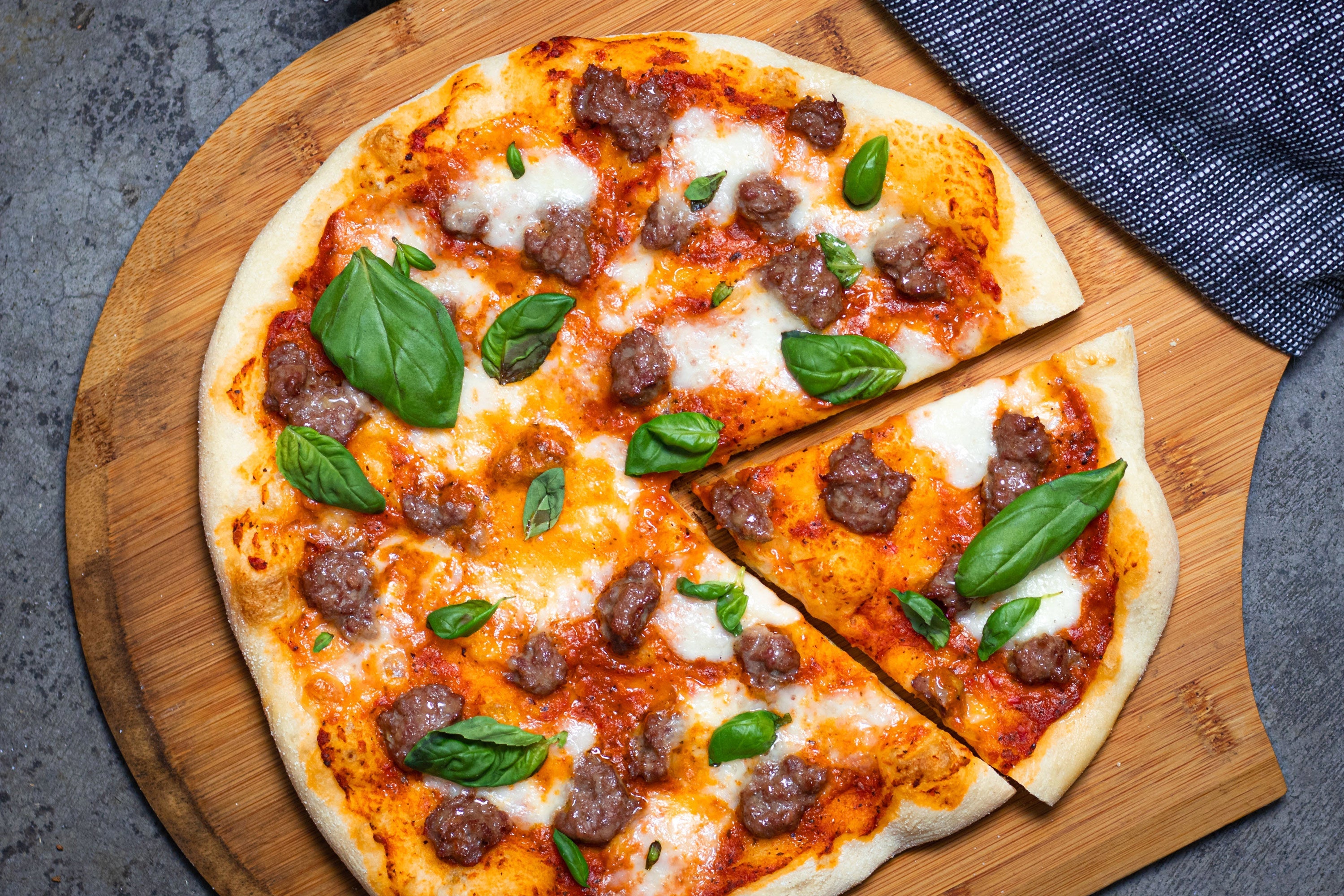 Tomato Beef Sausage Mozzarella Pizza