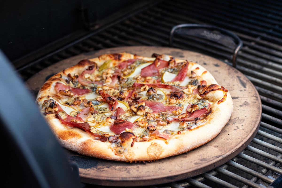 Caramelised Onion Pear Blue Cheese And Prosciutto Pizza