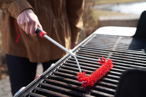 How to Clean your Barbecue with a Weber Cold Cleaning Grill Brush