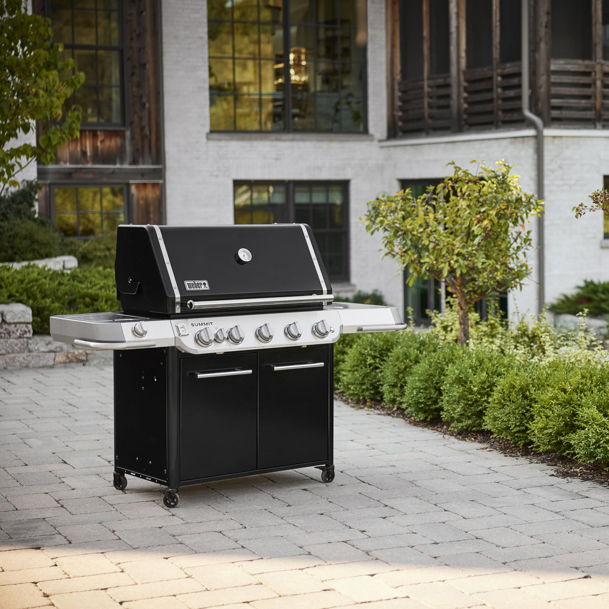 Summit® FS38 5-Burner Gas Barbecue Black (LPG)