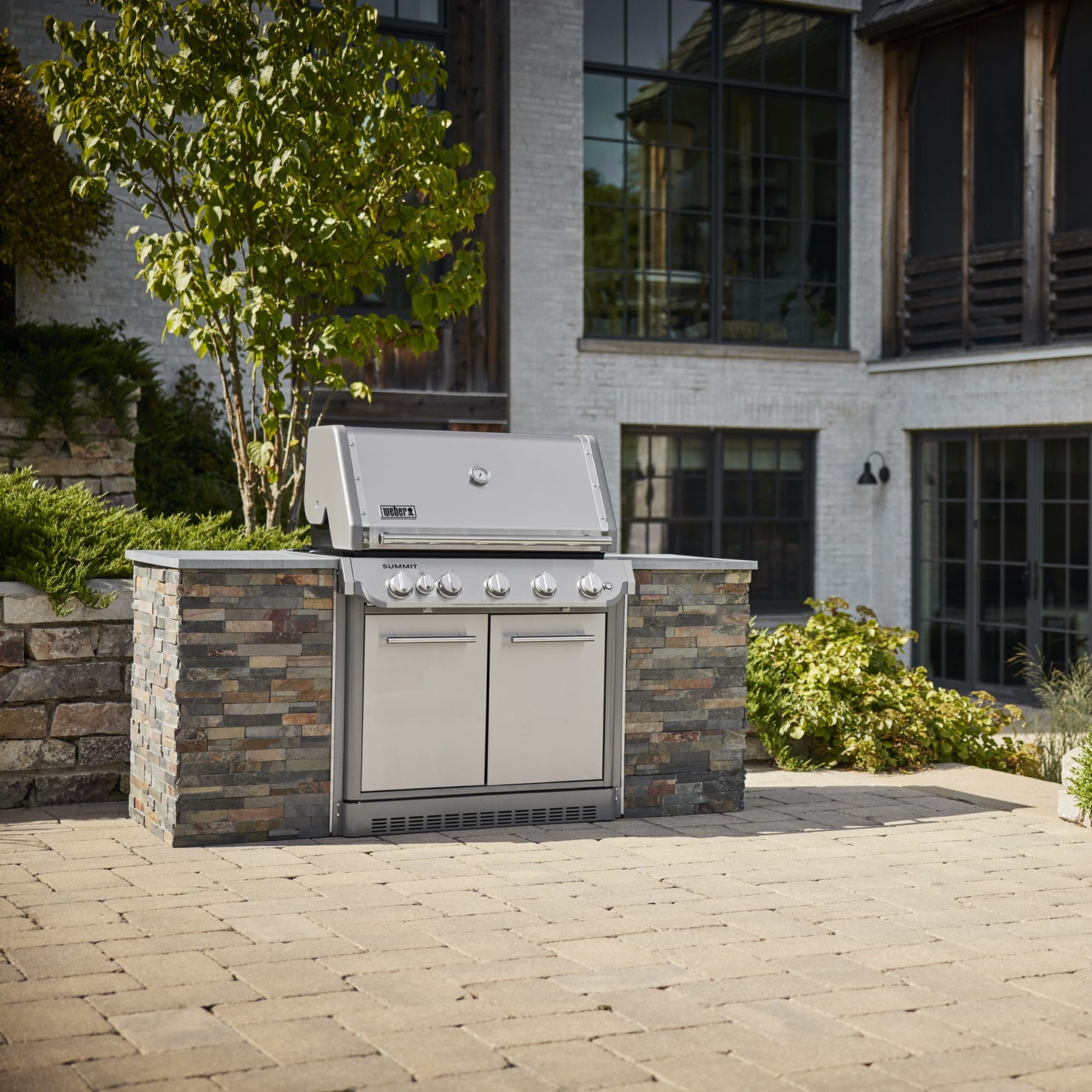 Summit® SB38 5-Burner Built-In Gas Barbecue Stainless Steel (Natural Gas)