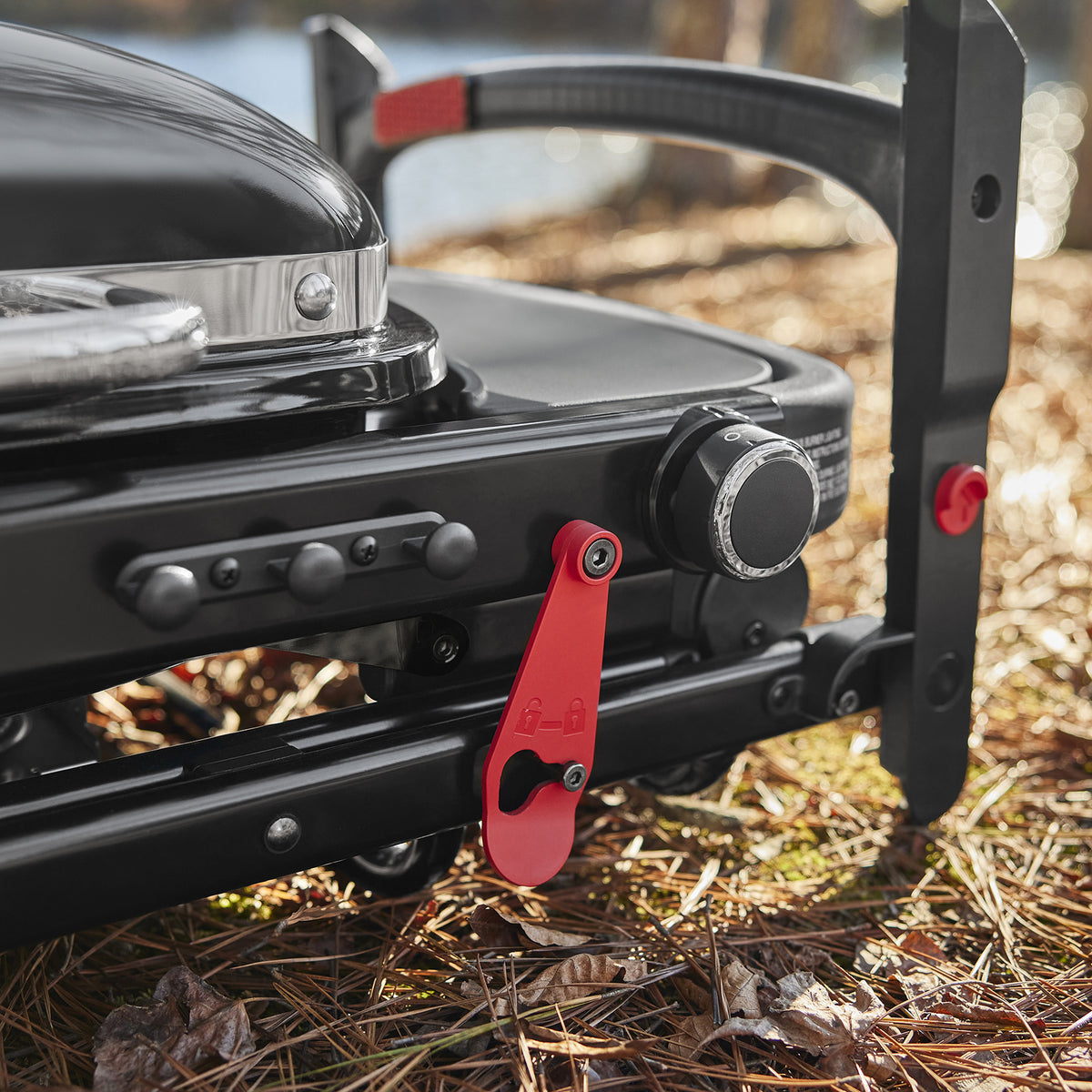 Weber Traveler® Compact Portable Gas Barbecue (LPG)