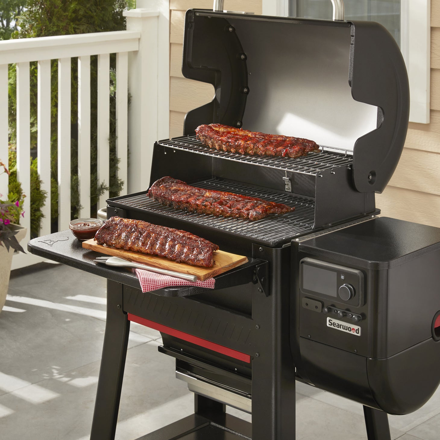 Searwood® 600/Weber Smoque™ Folding Front Table