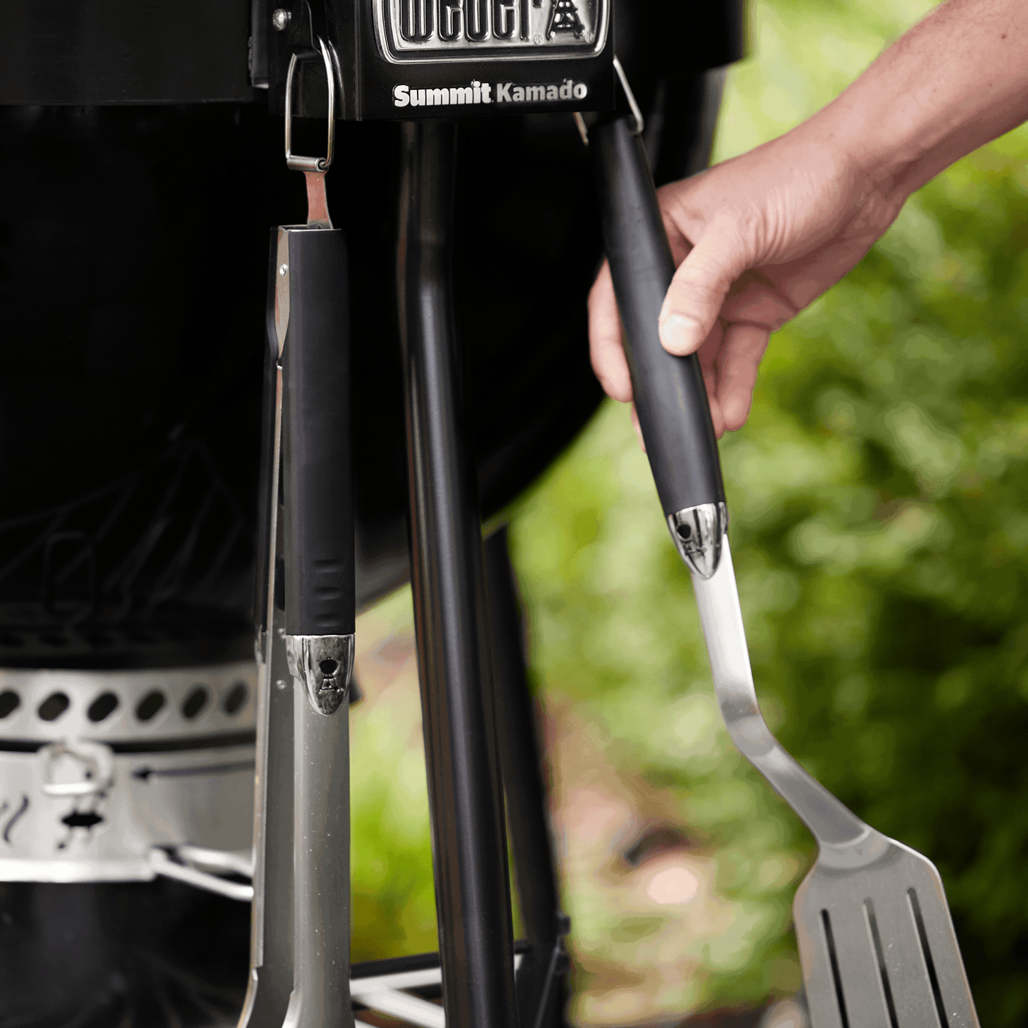 Summit® Kamado E6 Charcoal Barbecue