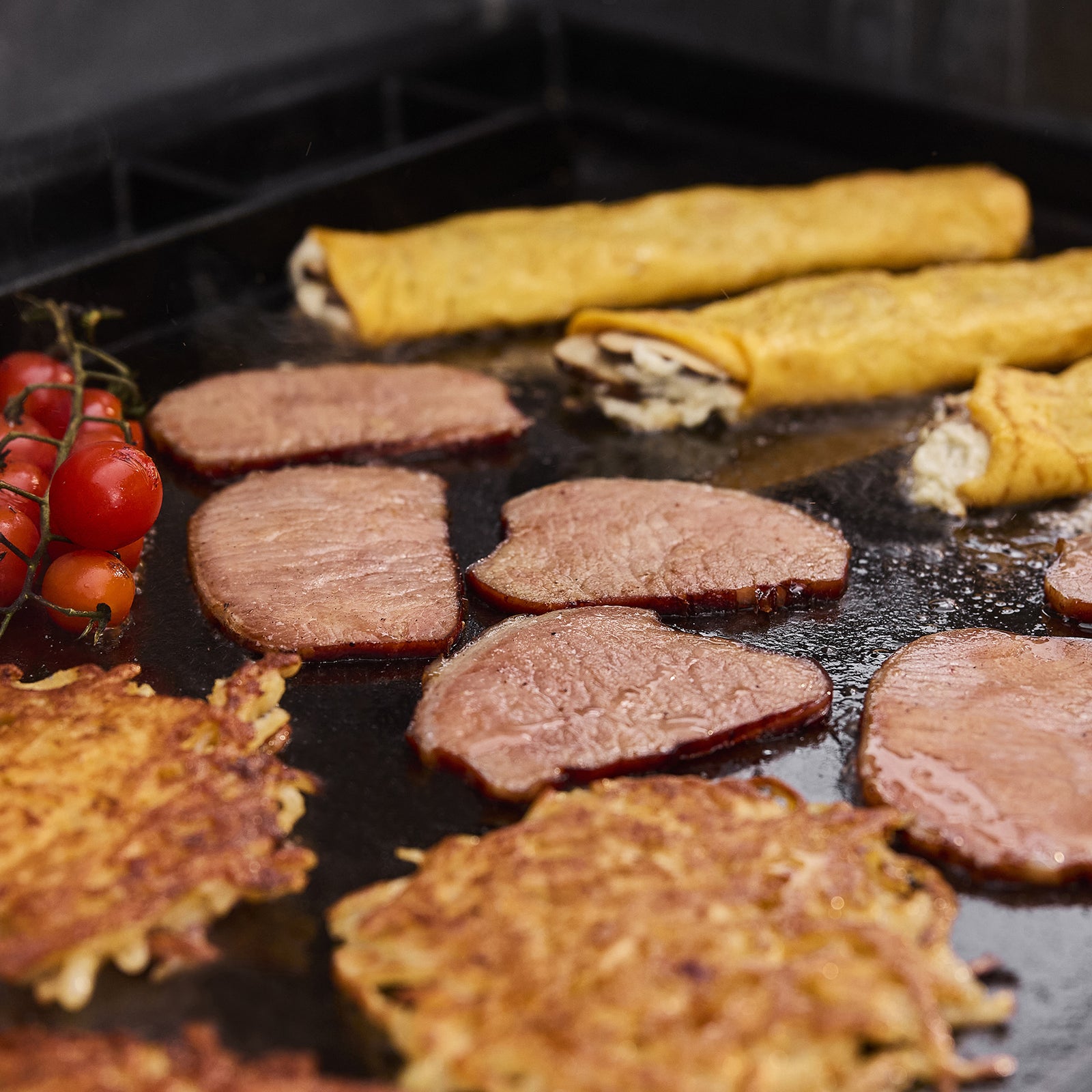 Porcelain-enamelled cast iron half hotplate